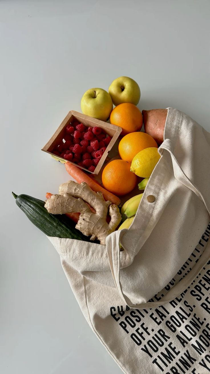 Bolsa con vegetales y frutas